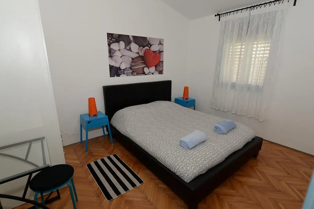 Apartments Fazana